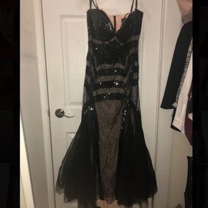 Strapless sequin mermaid black/nude prom dress
